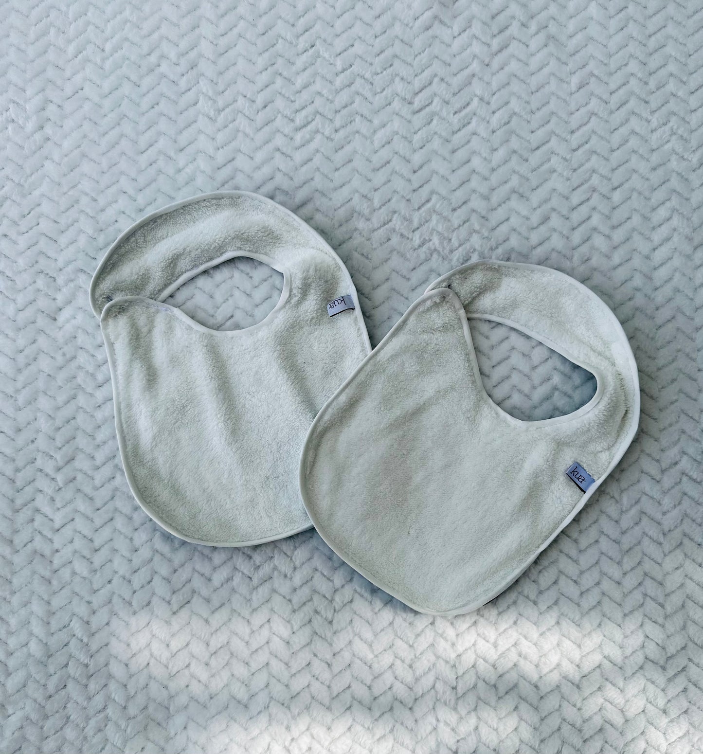 Odehye Bib Set