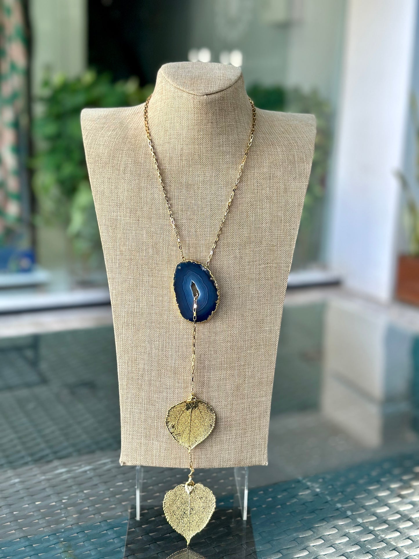 Manye Kai Stone & Leaf Necklace
