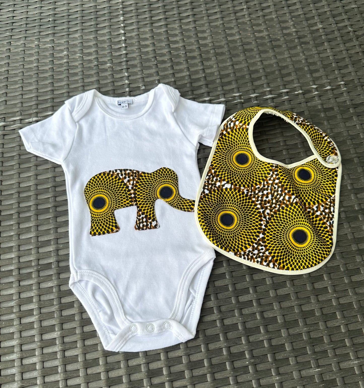 Akoto Baby Onesie set