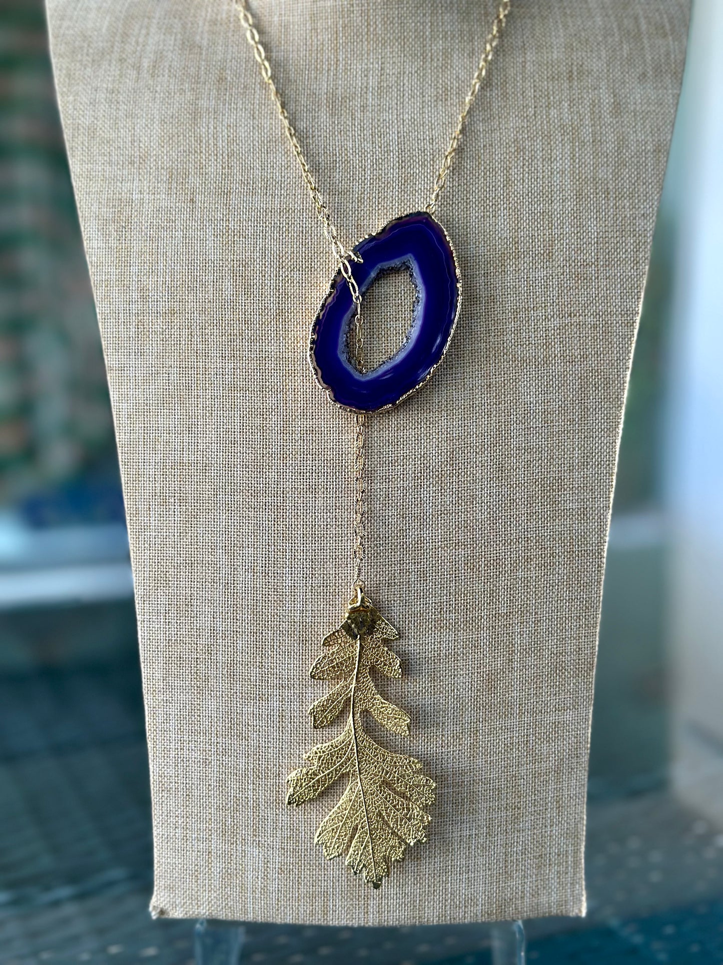 Niru Musa Stone & Leaf Necklace