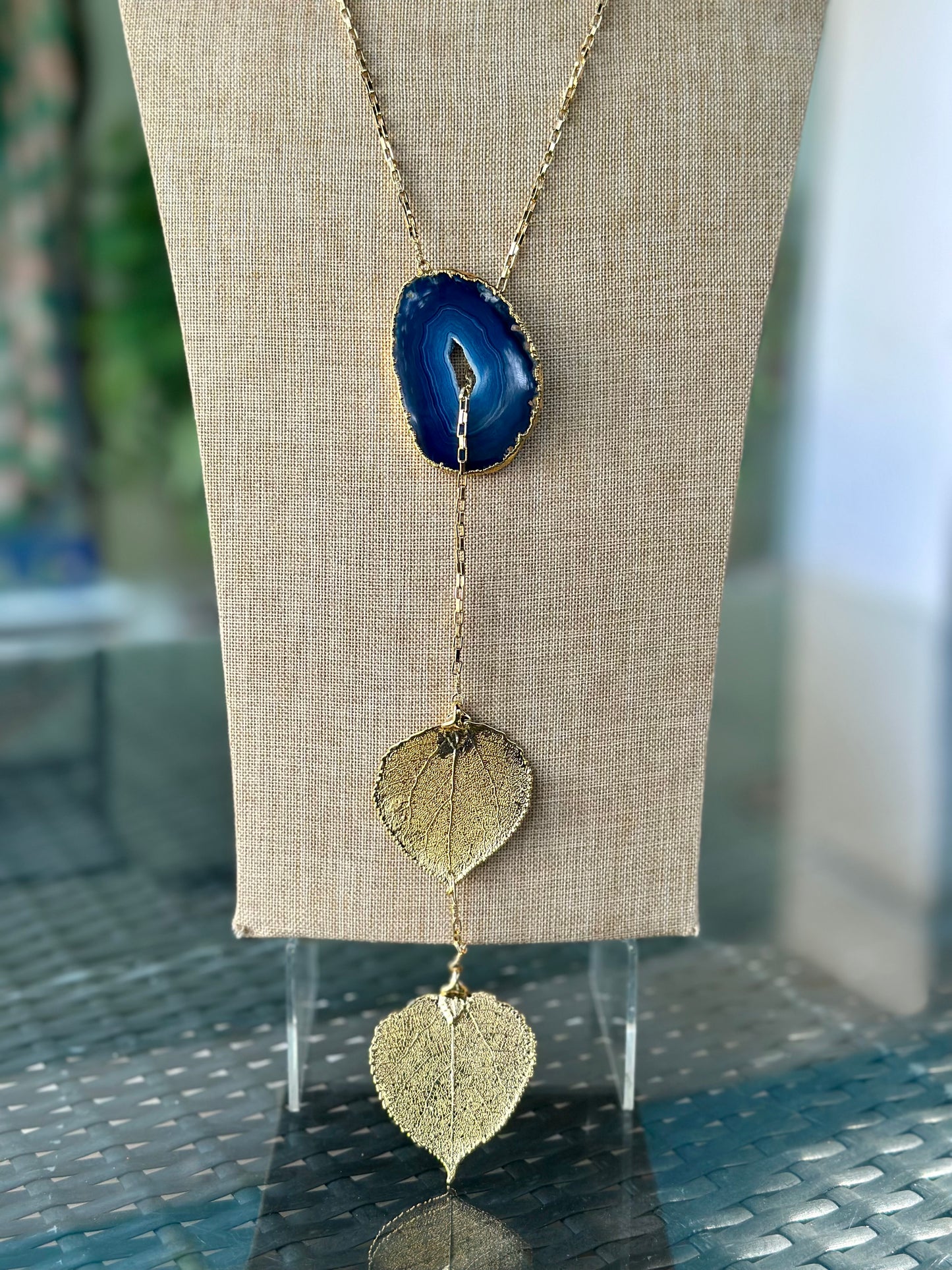Manye Kai Stone & Leaf Necklace