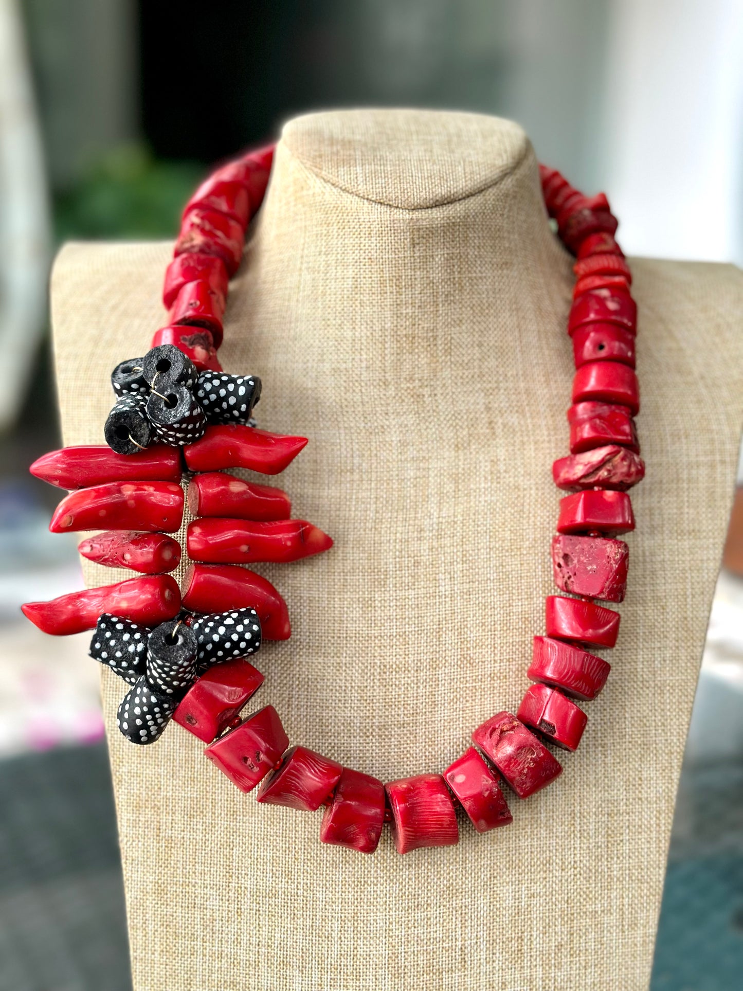 Awusiwaa BEADED NECKLACE