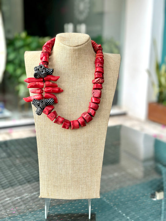 Awusiwaa BEADED NECKLACE